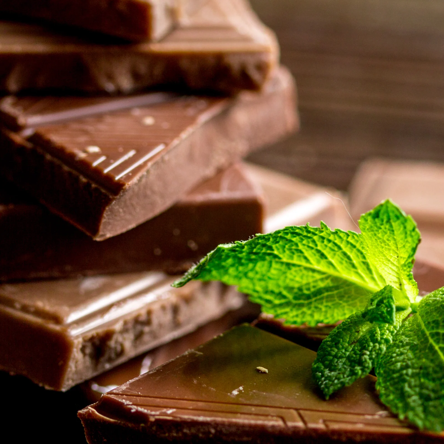 Milk_Chocolate_Stack_Mint_Sprig_2048x2048-다음에서-변환-webp.png